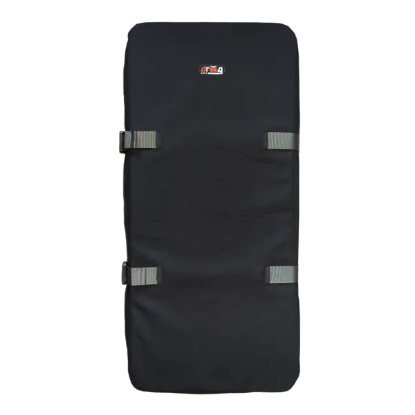 Czarna torba transportowa Armour PRO widoczna z góry. Widoczne cztery szare paski mocujące z klamrami oraz małe logo marki w górnej części. Gładka, techniczna tkanina zewnętrzna.